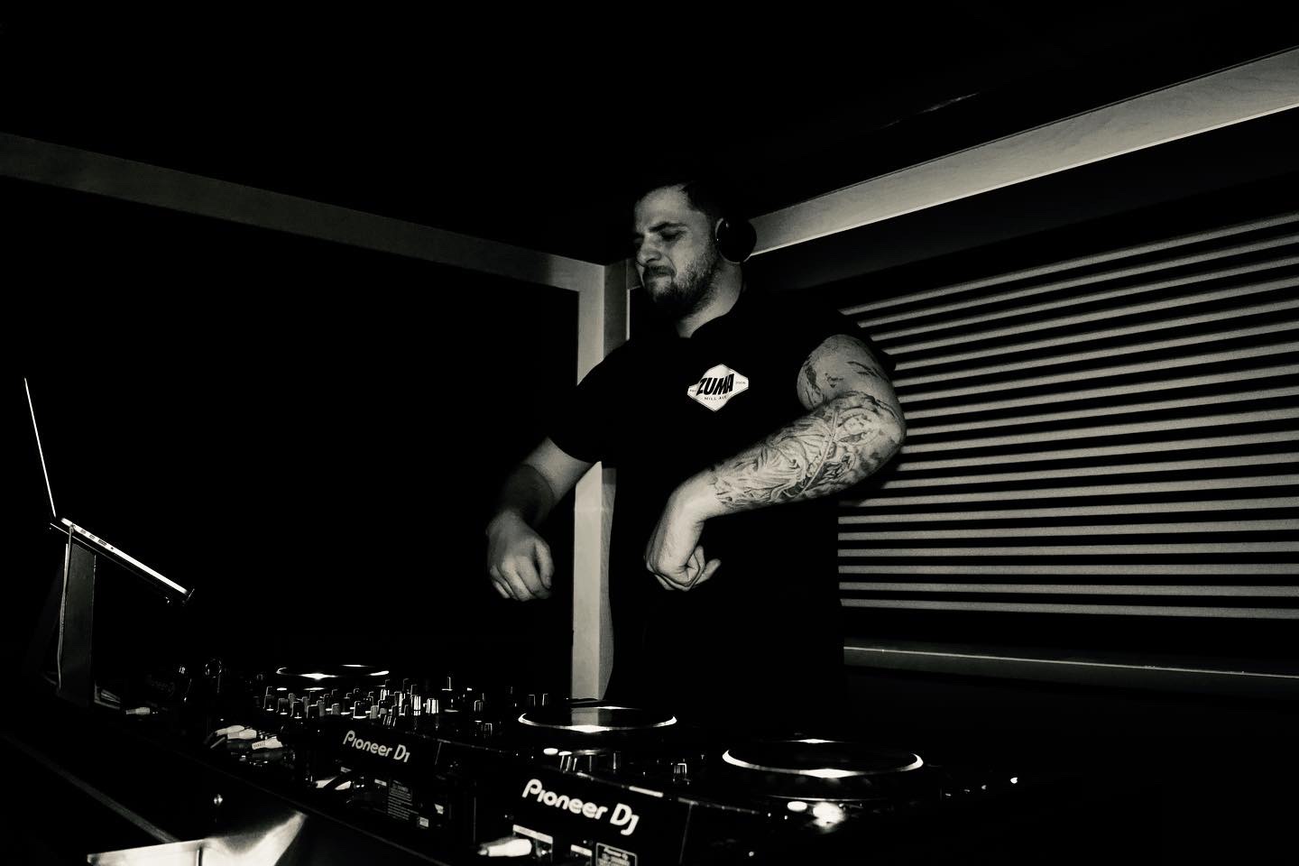 Saint Row DJ behind the decks - professional studio session